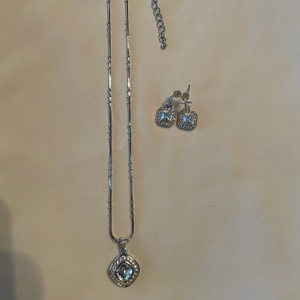 Touchstone Crystal Necklace & Earrings